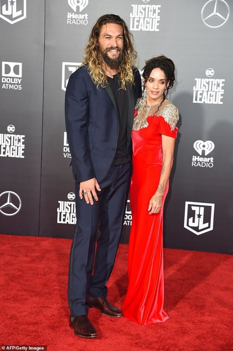 Jason Momoa Desmiente Rumores: No Está en la Calle Después de su Divorcio