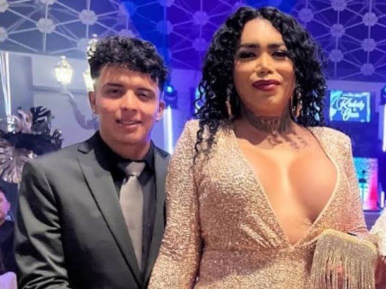 Santiago Taboada defiende a Paola Suárez