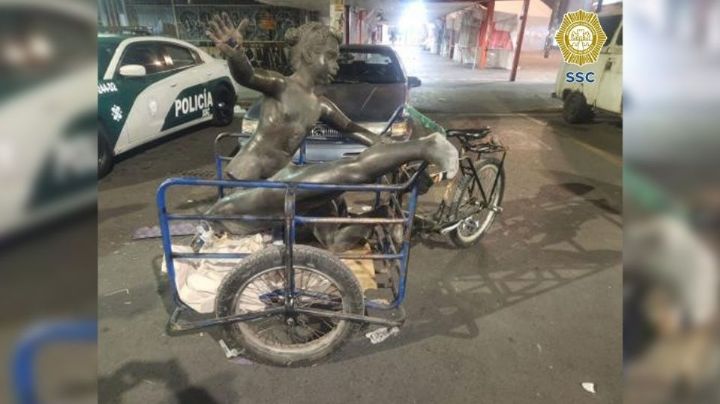 Intentan robar estatuas en Tlatelolco; un sujeto es capturado en pleno acto de desmontaje