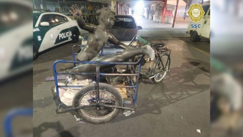 Intentan robar estatuas en Tlatelolco; un sujeto es capturado en pleno acto de desmontaje
