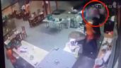 VIDEO: Joven conductor pierde control y desata caos en un taquería de Sinaloa; esto sucedió