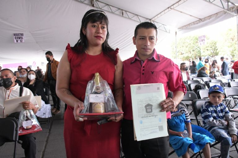 Bodas colectivas en Nezahualcóyotl