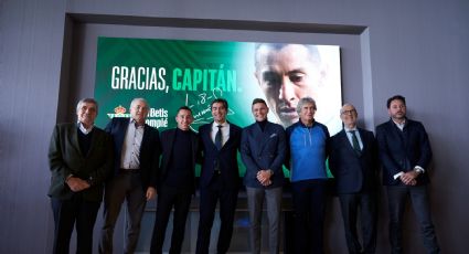 Andrés Guardado tiene emotiva despedida del Betis y entrega el gafete de capitán