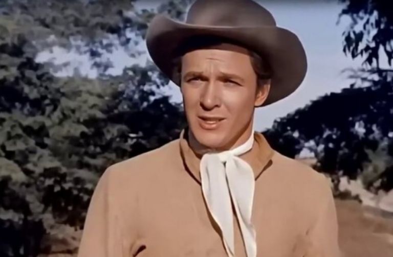 Fallece Gastón Santos Pue