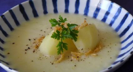 Receta para el frío de invierno: Prepara esta sopa espesa de papa y puerros