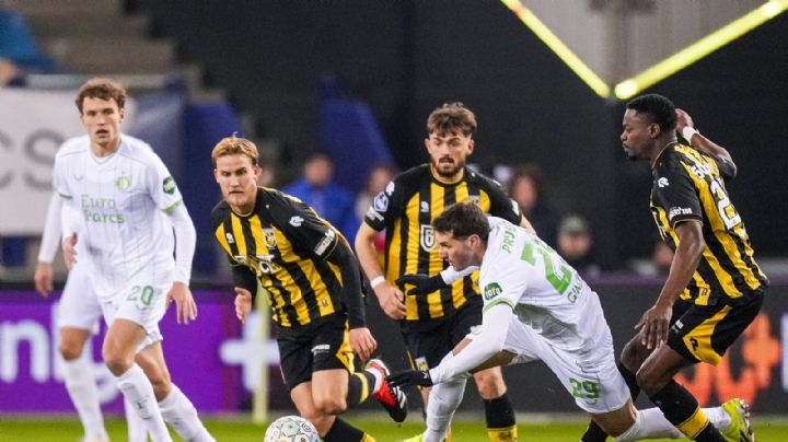 Feyenoord derrota a Vitesse en partido marcado por la invasión de aficionados a la cancha