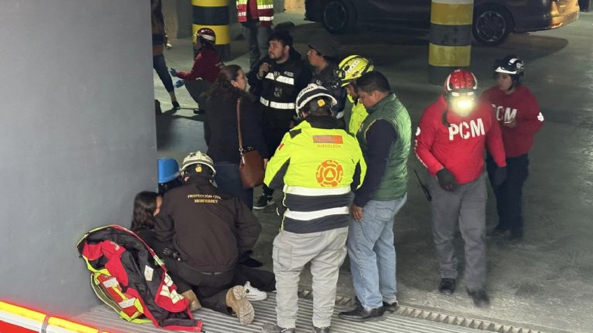 Accidente en hospital de Monterrey causa pánico: Elevador con pasajeros se desploma