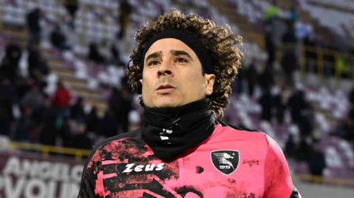 DT de Salernitana lanza fuerte opinión de Guillermo Ochoa: "No tuvo ninguna parada"
