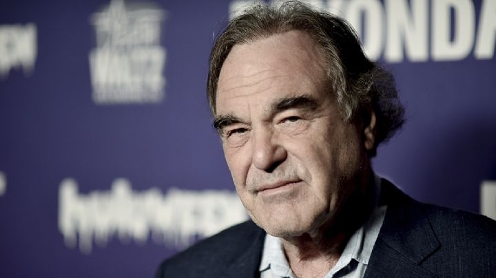 Oliver Stone critica a Ryan Gosling por participar en la película de Barbie: "Está perdiendo el tiempo"