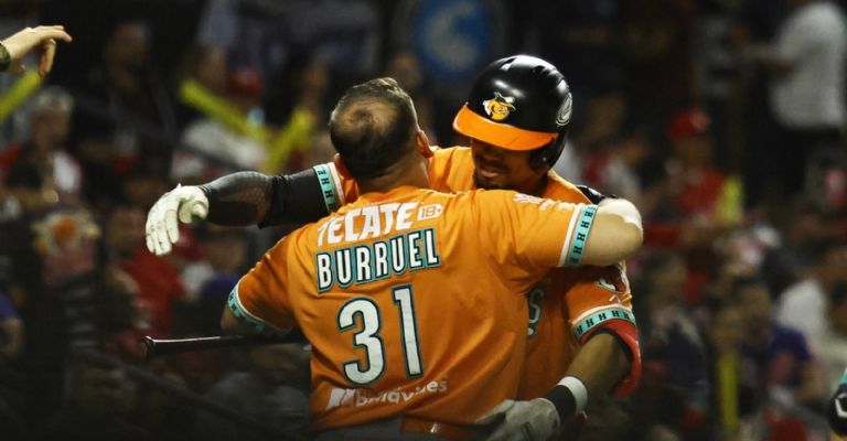 Burruel celebrando la victoria