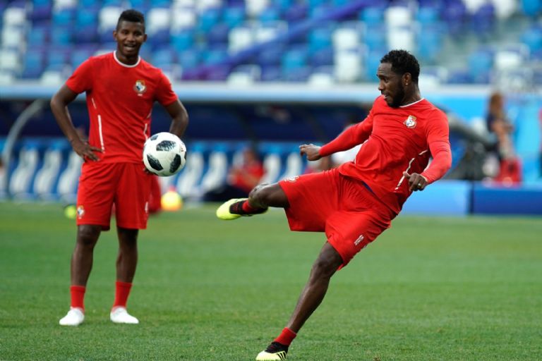 Muere Luis Tejada, exjugador de Toluca y goleador histórico de Panamá, durante un partido
