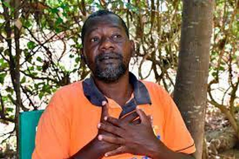 Líder de una secta es acusado por 429 muertes en Kenia