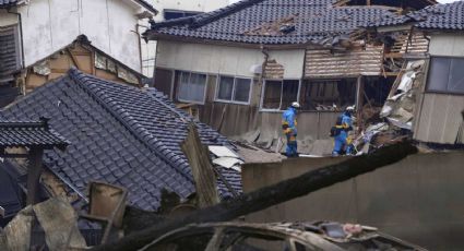 Continúan las labores de rescate por sismo en Japón; reportan a decenas bajo los escombros