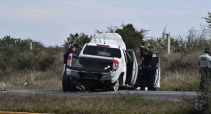 VIDEO: Intensa persecución en Querétaro termina en una camioneta volcada; hay 2 detenidos