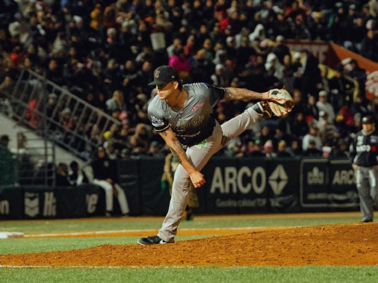 Algodoneros de Guasave y Tomateros de Culiacán toman ventaja en los playoffs de la LMP