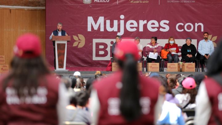 Gobierno de Delfina Gómez entrega pensiones en Tultitlán; refuerza programas del Bienestar