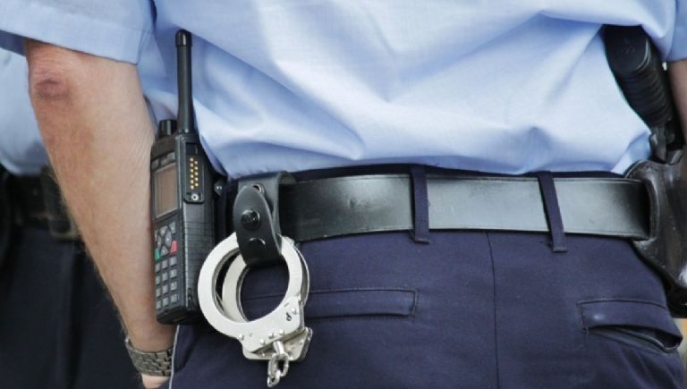 Policía de Indonesia detiene a tres mexicanos por robar a mano armada en Bali