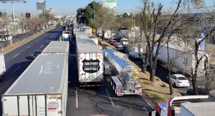Caos en la México-Querétaro por bloqueo de transportistas; se dirigen a la CDMX
