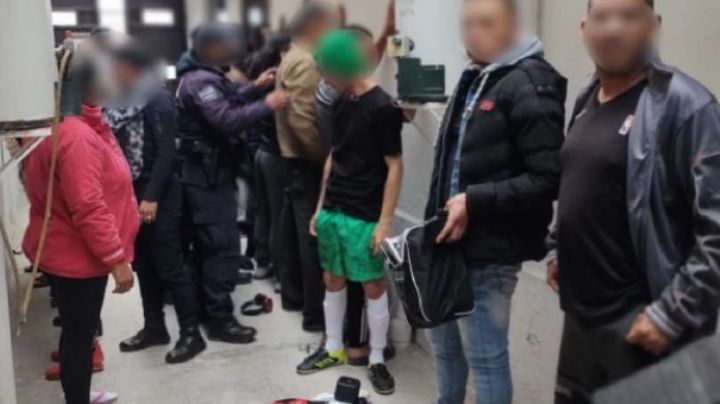 Encuentran a 22 migrantes cubanos atrapados en una vivienda en Edomex