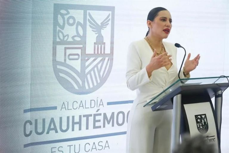 Sandra Cuevas ataca al PRI