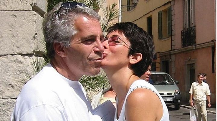 Revelan mensaje repugnante de niña no identificada al celular de Jeffrey Epstein