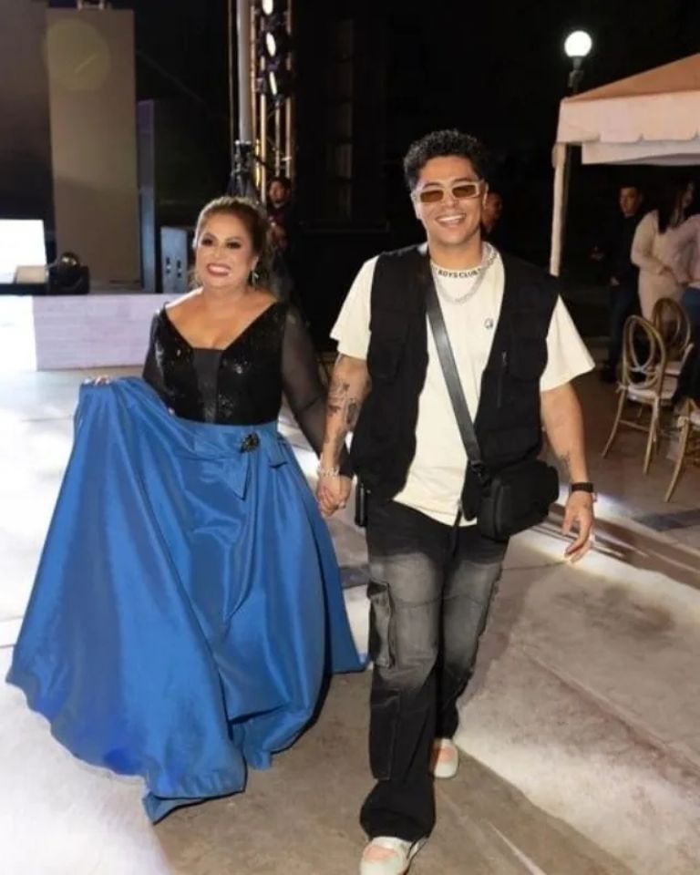 Eduin Caz fiesta de su mamá