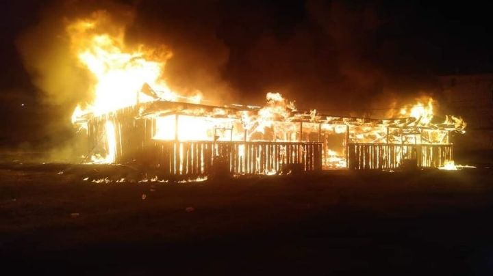 Incendian bar en Texcaltitlán; La Familia Michoacana lo usaba como punto de halconeo