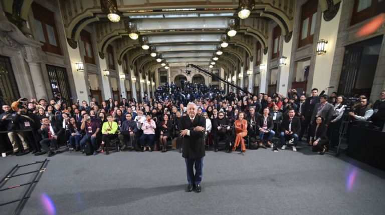 AMLO se despide de México