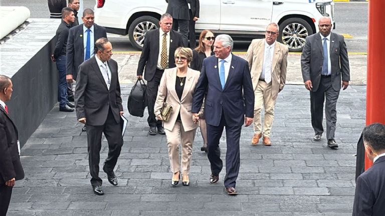 Miguel Díaz-Canel en San Lázaro. Foto: Facebook