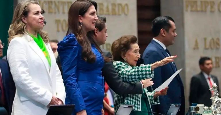 Ifigenia Martínez, la economista y diputada, que colocará banda presidencial a Claudia Sheinbaum