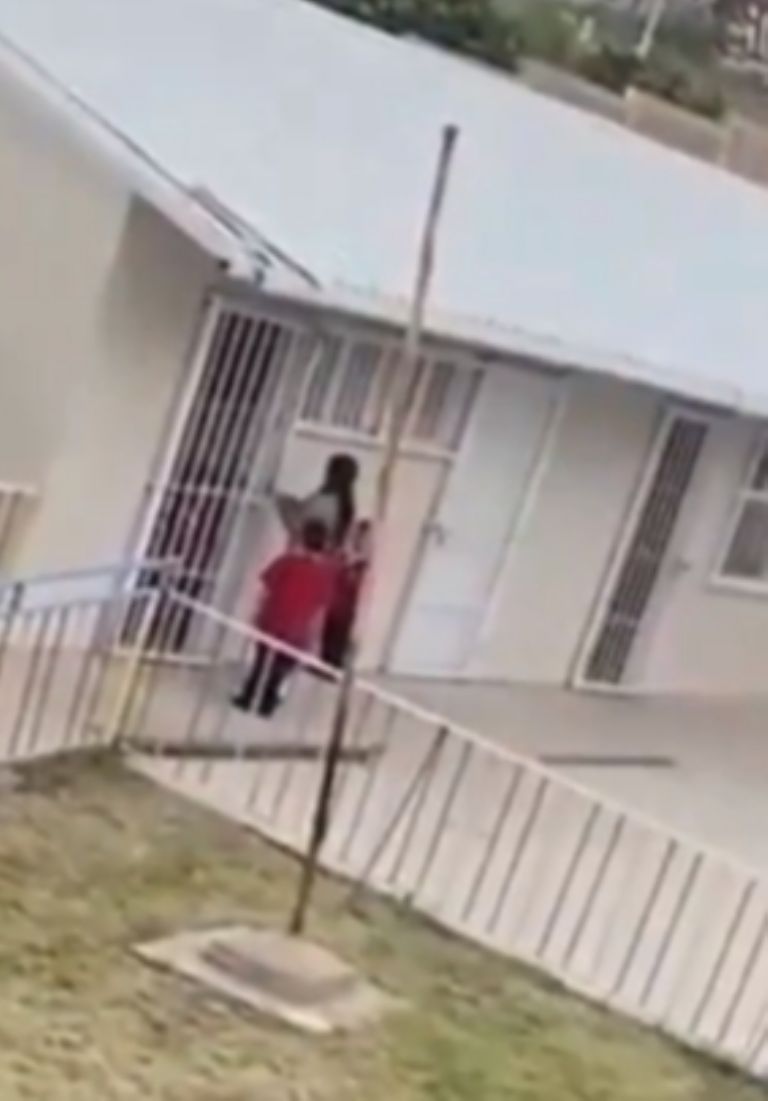 La profesora ignoró las preguntas que las testigos le hicieron sobre el motivo que la llevó a encerrar al menor