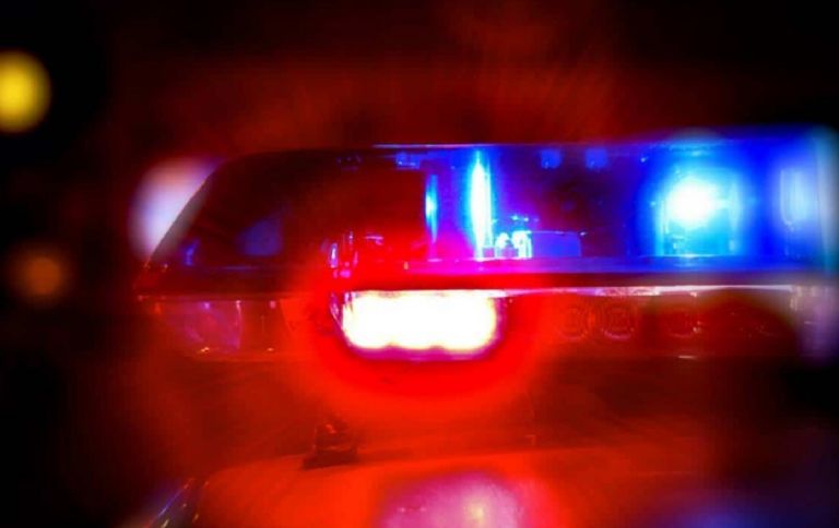 Mujer es violentada por su sobrino; le arrojó piedras a su vehículo