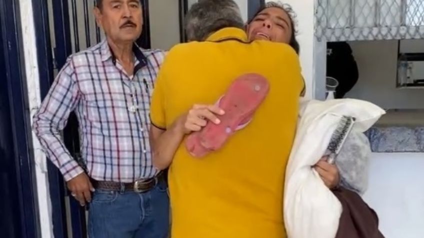 Familia se reúne con su hija tras cinco años de ausencia