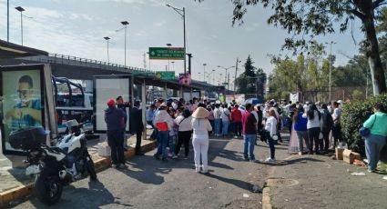 Caos en Periférico Norte por bloqueo de transportistas y tianguistas en el parque Naucalli