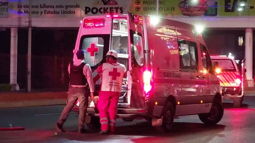 Fuerte accidente: A tempranas horas, mujer atropella a joven en calle de Monterrey