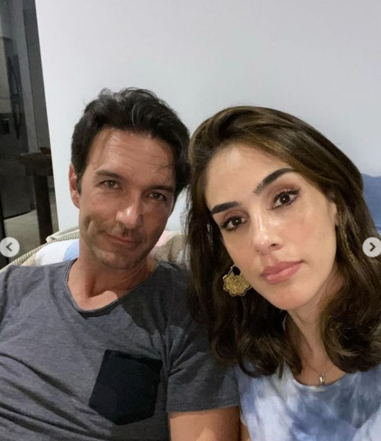 En el carrusel de fotos compartió varios momentos que ha vivido con su esposo