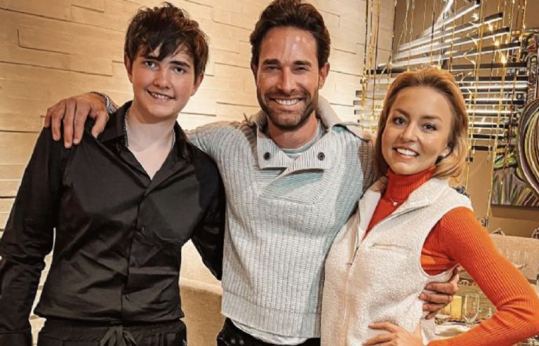 Santi junto a su padre Sebastián Rulli y Angelique