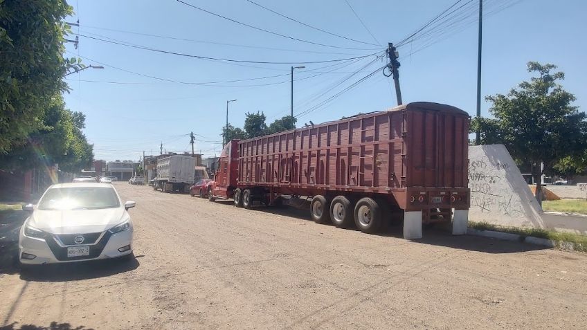 Ciudad Obregón: El tránsito de tráilers en zonas residenciales afecta las vialidades