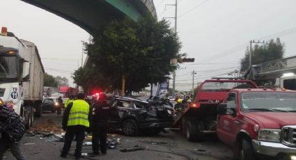 FUERTE VIDEO: Camioneta cae de puente en la carretera Tlalnepantla-Cuautitlán; hay 3 víctimas