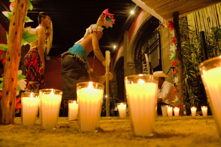 Ceremonia yaqui de Día de Muertos