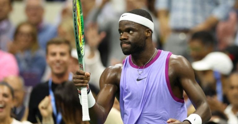 El estadounidense se molestó con la llamada del juez