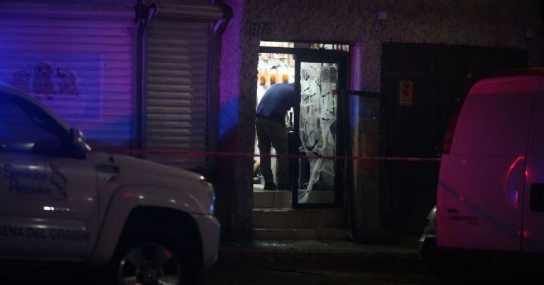 Asesinan a una mujer frente a su hija en salón de belleza de Tijuana. Foto: X