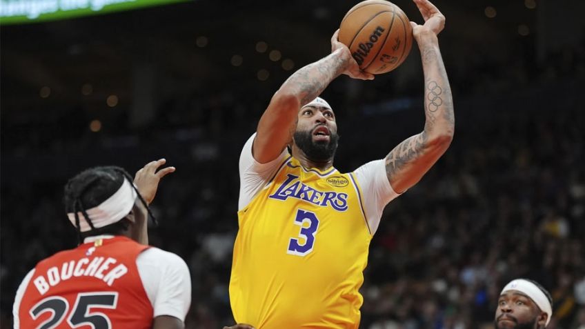Davis anota 38 puntos y los Lakers consiguen su primer triunfo como visitantes