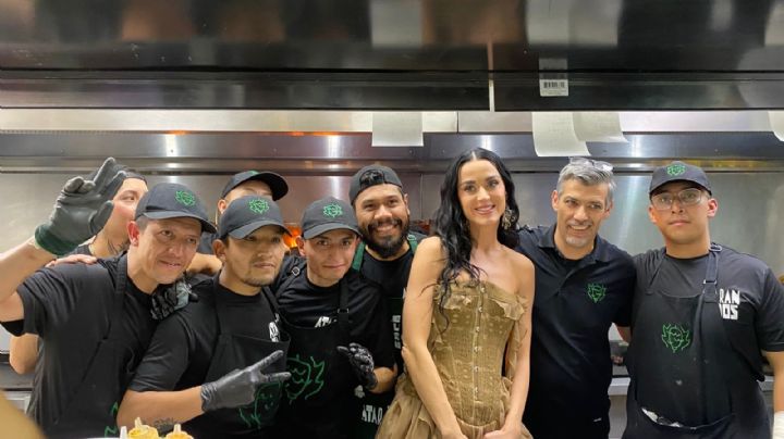 Katy Perry sorprende a fans comiendo tacos en la CDMX ¿Cuánto costó su orden?
