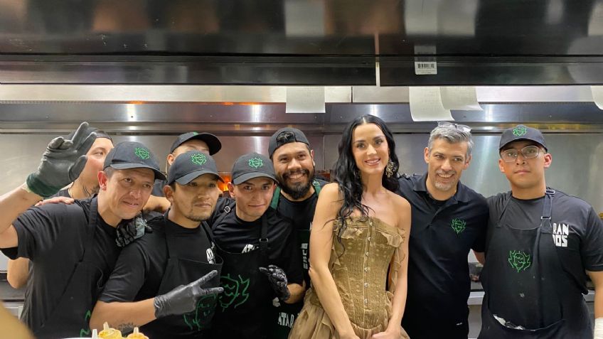 Katy Perry sorprende a fans comiendo tacos en la CDMX ¿Cuánto costó su orden?