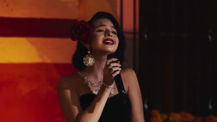 Filtran que Ángela Aguilar lloraría tras su presentación en los 'Kids Choice Awards'