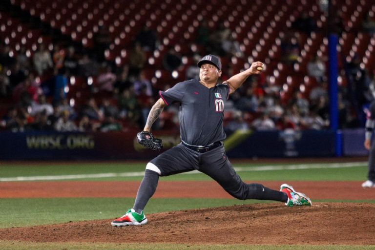 González llega a Charros