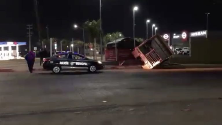 Accidente en Ciudad Obregón moviliza a las autoridades. Foto: Facbook