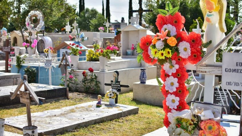 Hombre fallece mientras visitaba la tumba de su hijo en cementerio de Tampico