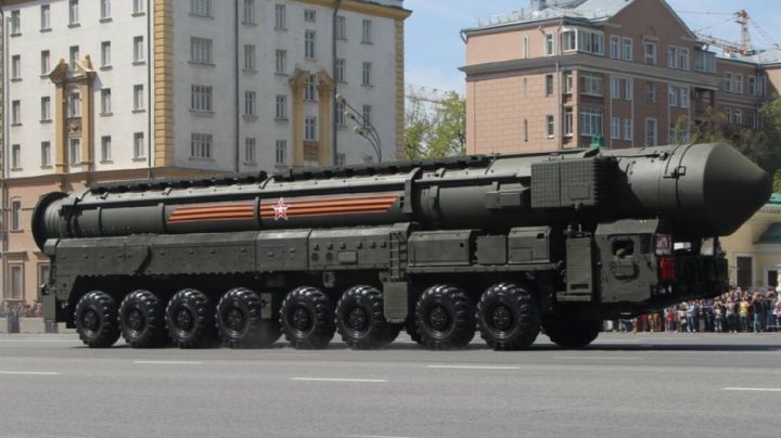 Rusia comienza represalias: Lanza por primera vez un misil balístico contra Ucrania